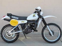 Yamaha-it175-1977-1983-0.jpg