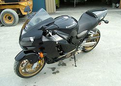 2002-Kawasaki-ZX1200-B1-Black-1.jpg