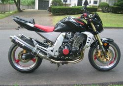 2003-Kawasaki-ZR1000-A1-Black-0.jpg