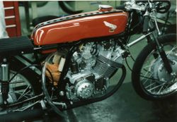 1962-Honda-RC145-2.jpg