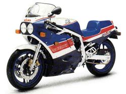 Suzuki-GSXR750-86--2.jpg