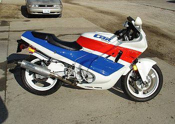 1989-Honda-CBR600F-WhiteRedBlue-61-0.jpg