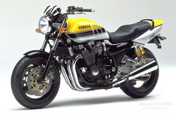 Yamaha-xjr1200-1995-1998-1.jpg