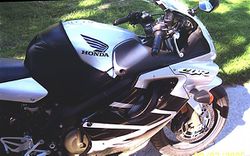 2003-Honda-CBR600F4i-SilverBlack-0.jpg