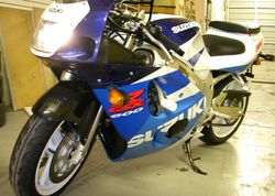 1998-Suzuki-GSX-R600-BlueWhite-0.jpg