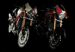 Ducati-monster-s4rs-testastretta-2-2007-2007-4.jpg