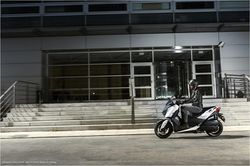 Yamaha-xmax-300-2018-4.jpg